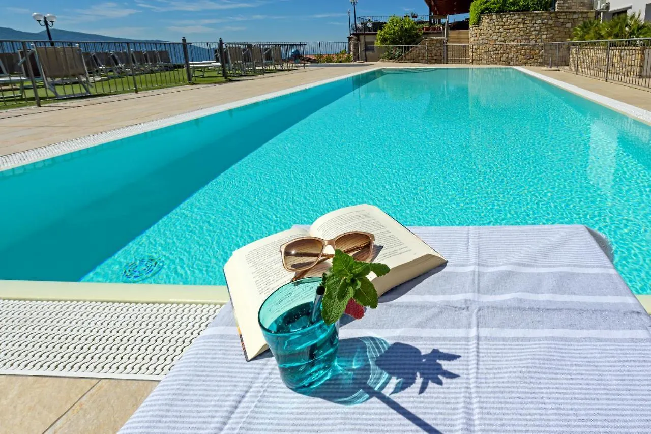 ** Aparthotel Residence Ruculi Tignale Italy