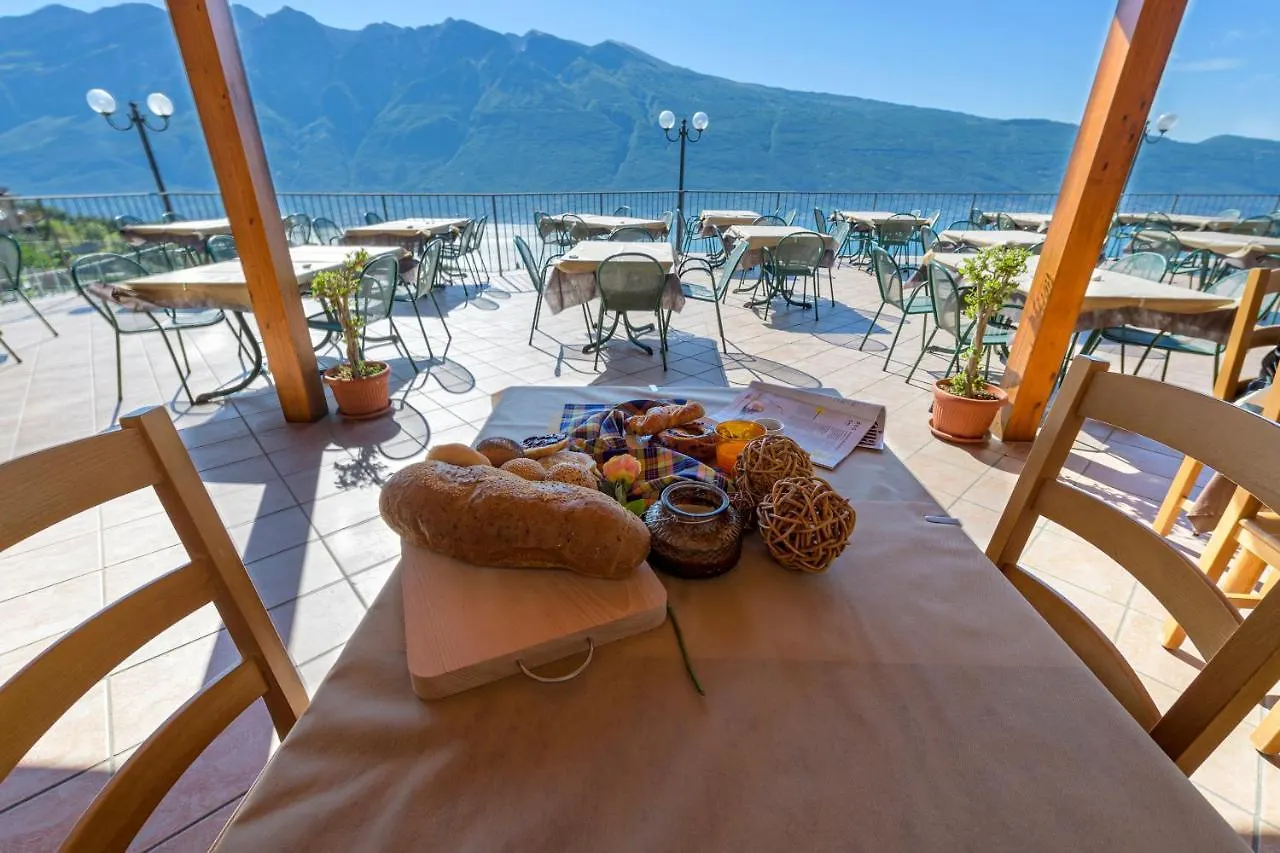 Residence Ruculi Tignale Aparthotel